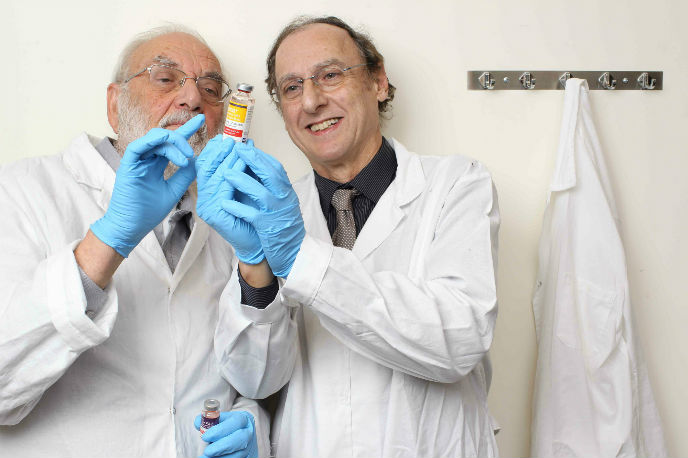HUJI Profs. Yechezkel Barenholz and Alberto Gabizon, co-inventors of Doxil, the first FDA-approved nano-drug. Photo by Nati Shohat