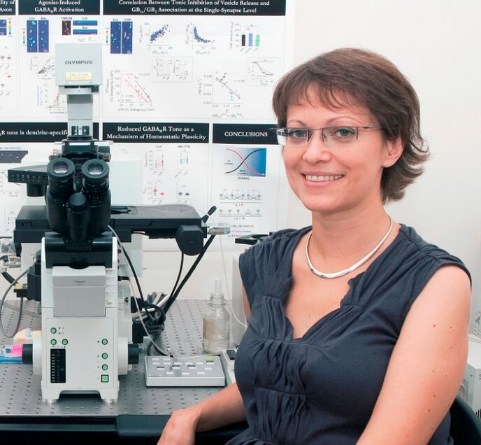 Inna Slutsky in her Tel Aviv University lab. 