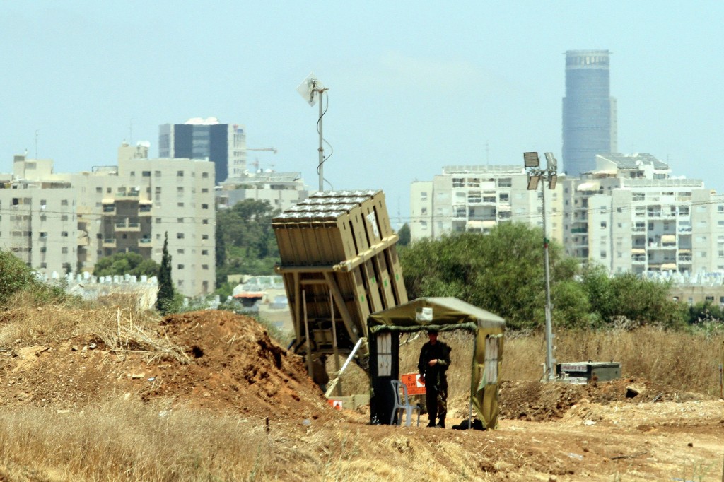 An Iron Dome missile battery near Tel Aviv. Photo by Flash90