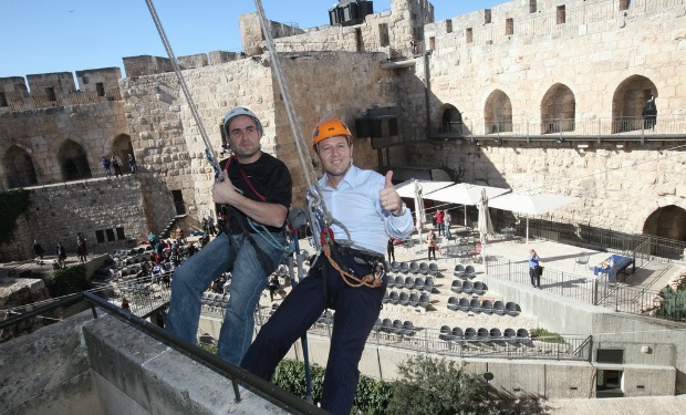 Gruberg rappelling with Jerusalem Mayor Barkat. Photo by Yossi Zamir/Flash90.