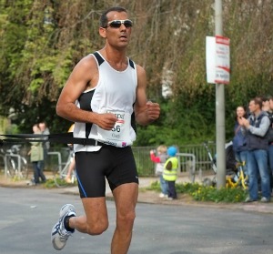 Blind marathoner Gadi Yarkoni. Photo by Photosdelux.com