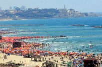 Tel Aviv beach in the summer. Photo by Flash90.