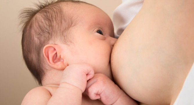 New mothers often worry about how much breast milk their babies are getting. Image via Shutterstock.com