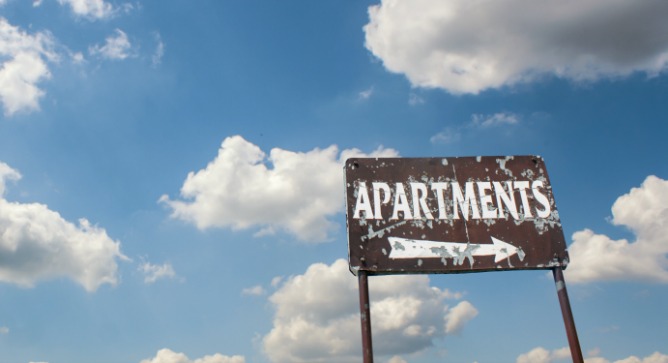Flying to Israel? Find an apartment to sublet via the Internet. Image via Shutterstock.com