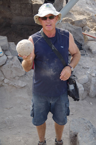 A ballista ball that fit a massive catapult. (Dr. Michael Eisenberg/University of Haifa)