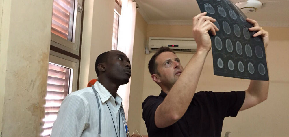 Pediatric cardiologist Dr. Sagi Assa, from the Wolfson Medical Center, working with local doctors. (Photo: SACH)