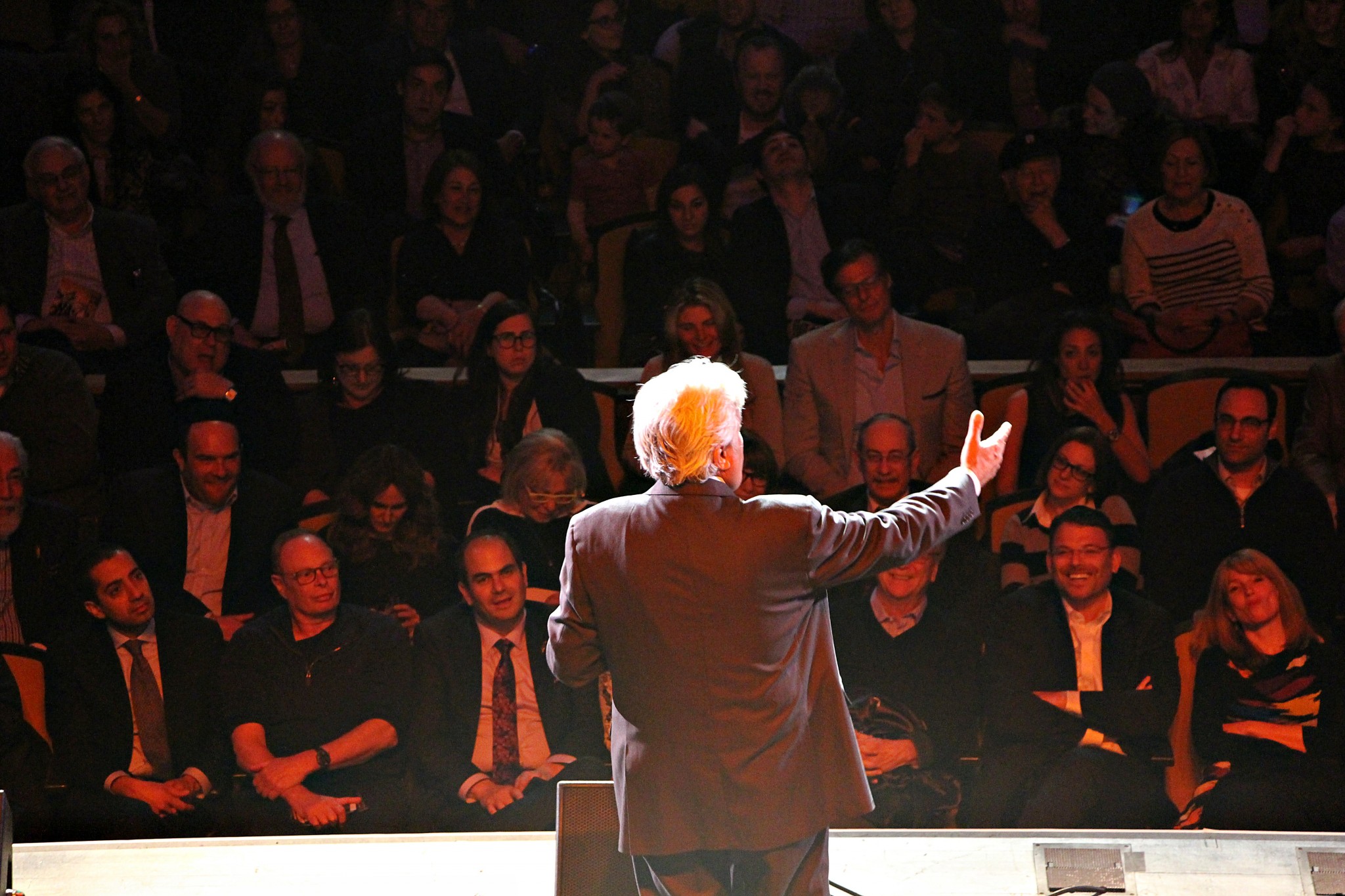 Jay Leno challenges audience to donate on the spot. Photo by Yadin Goldman
