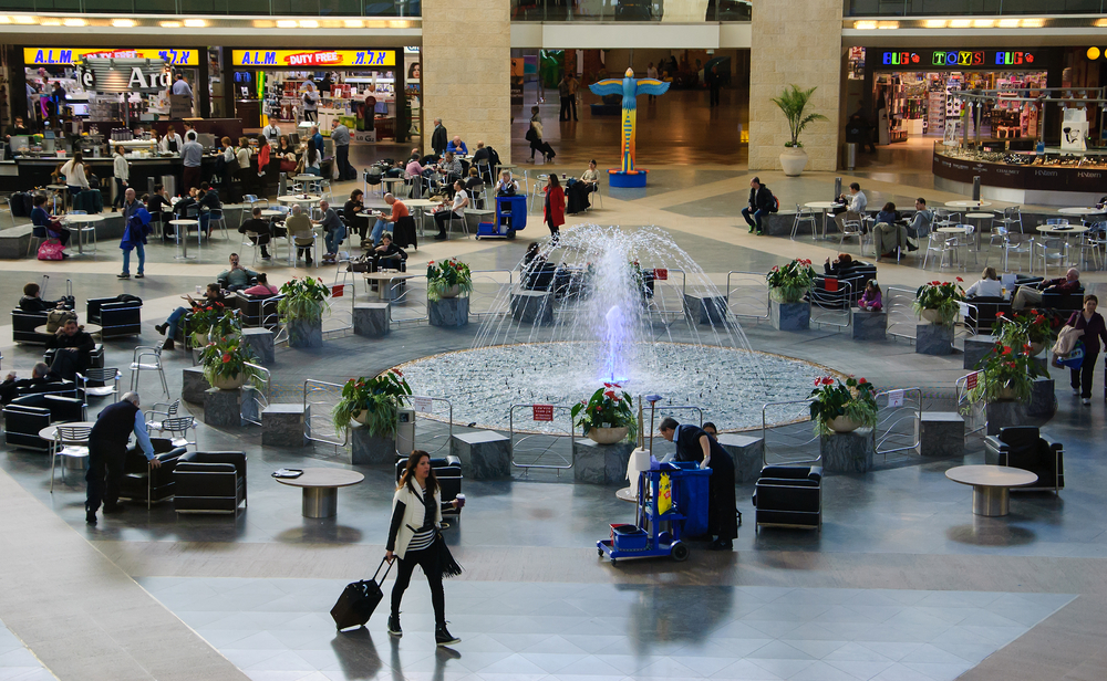 This fountain is a central feature of the airport’s Terminal 3. Photo via Shutterstock.com
