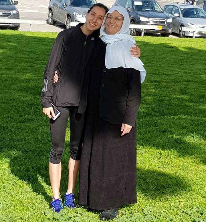 Karawan Halabi y su madre