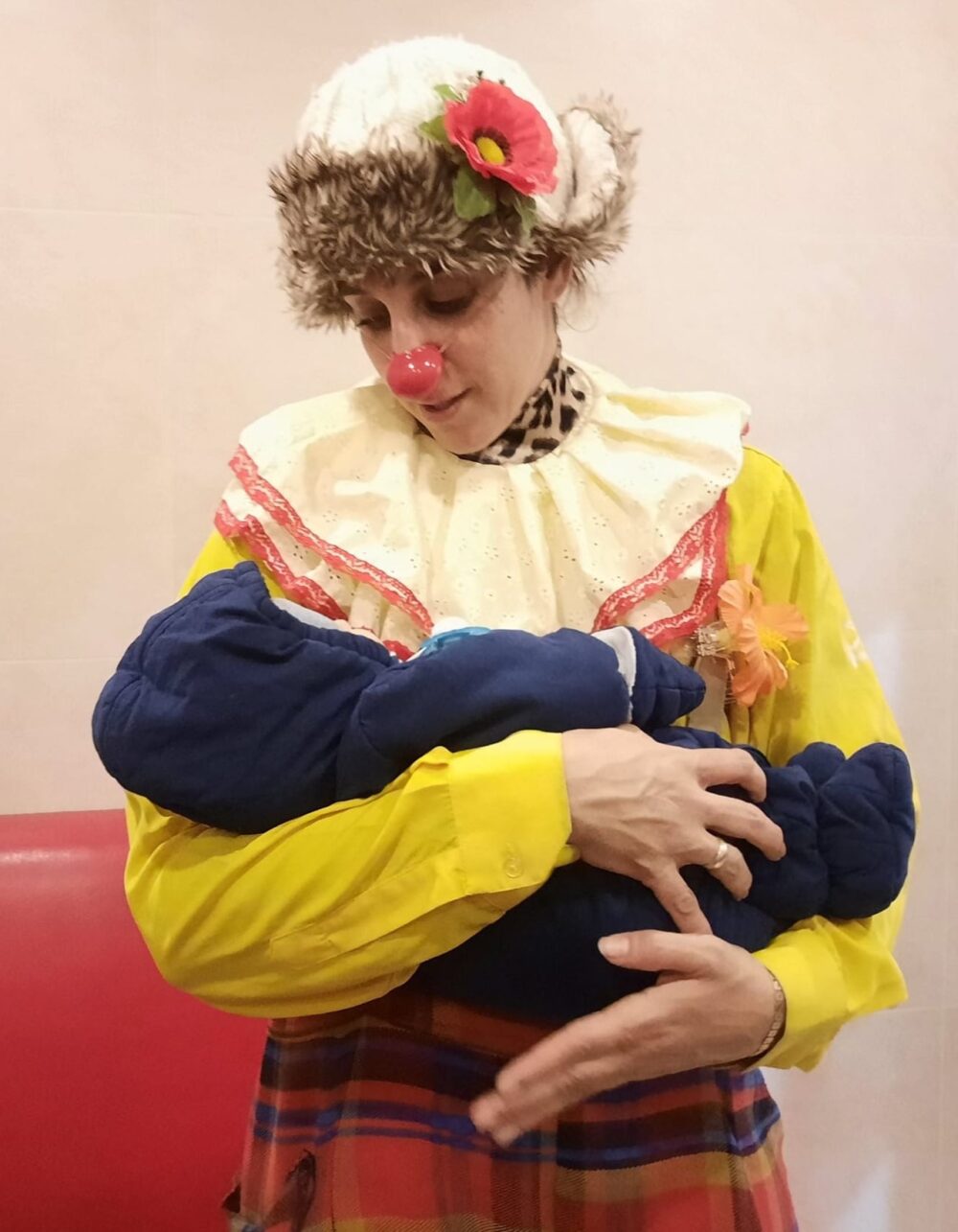 Clowns help mend the broken spirits of Ukrainian refugees - ISRAEL21c