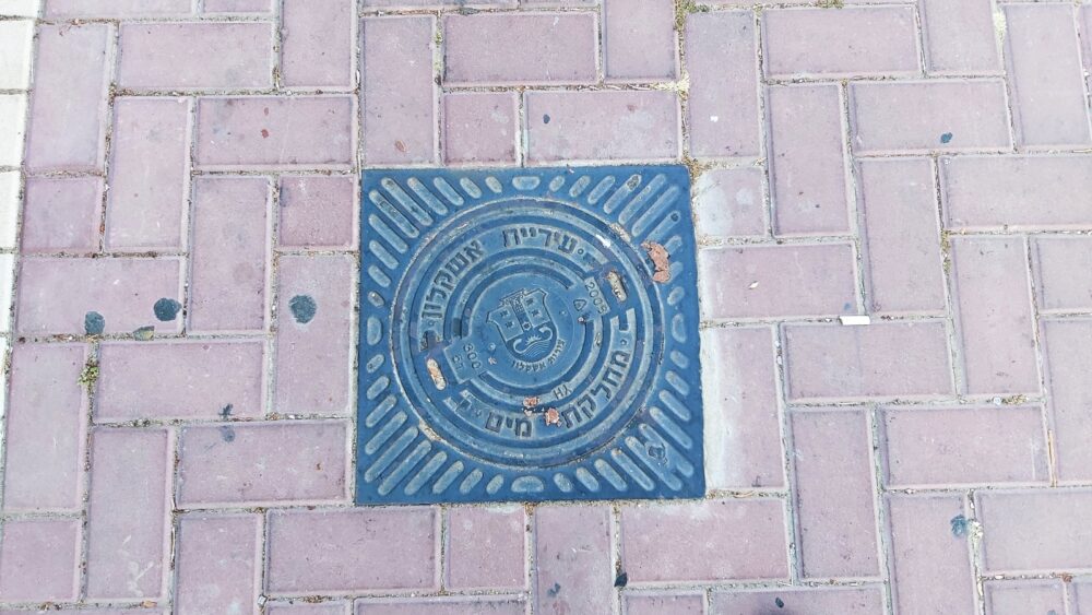 The Tel Aviv man whoâ€™s documented 8,072 manhole covers